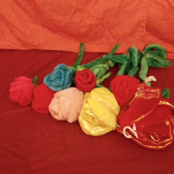 (2 for $20) Rose Collection, Full Lot. - Picture 14 of 14